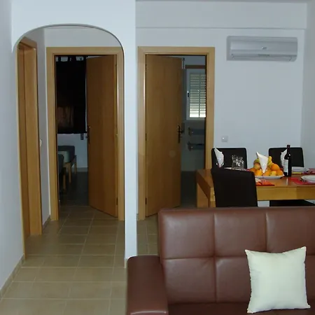 Charming With Shared Pool Albufeira