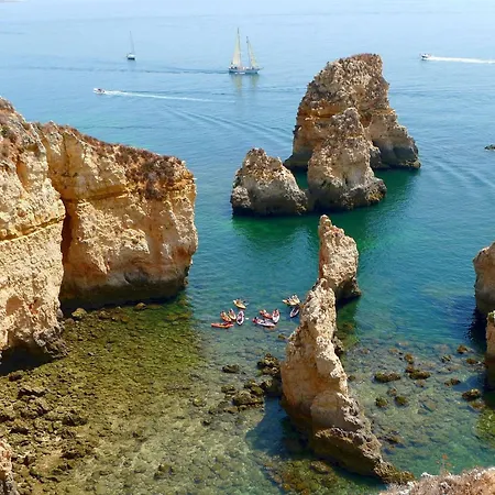 Charming With Shared Pool In - 60 M² Appartamento Albufeira
