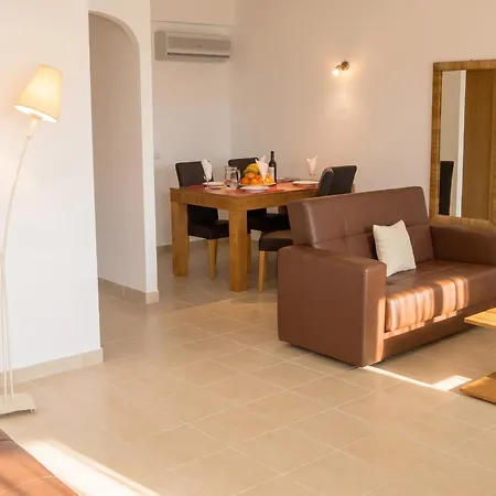 Apartment Charming With Shared Pool *